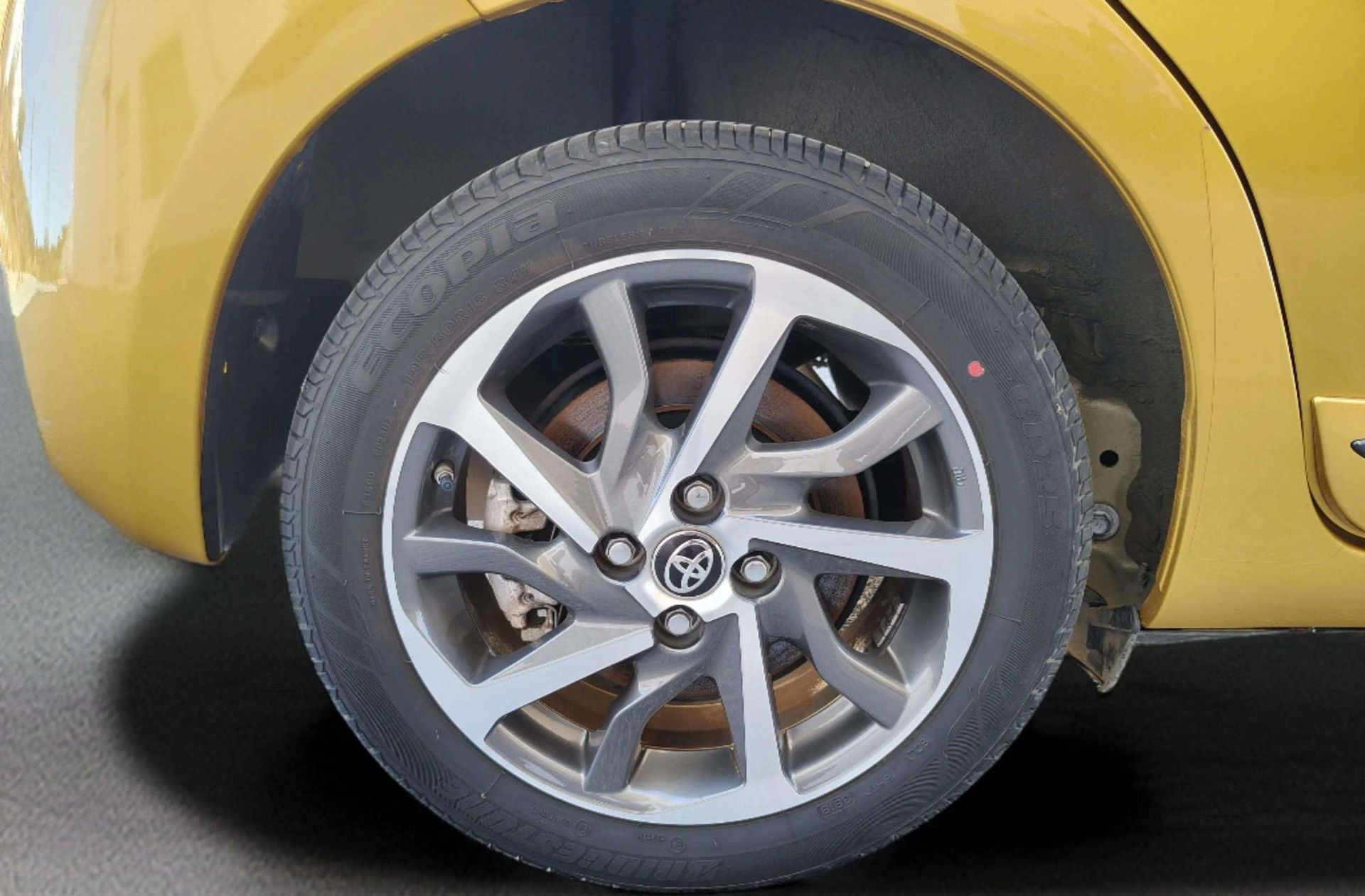 Toyota Yaris 1.5 100H Feel 20 Aniversario - foto 27