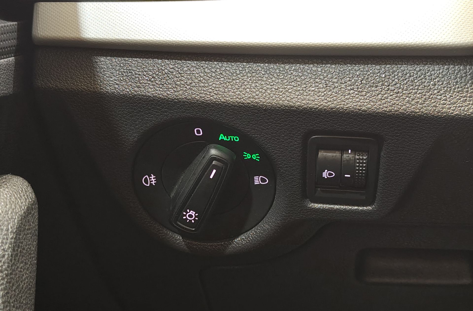 Škoda Kamiq 1.0 TSI Emotion - foto 12