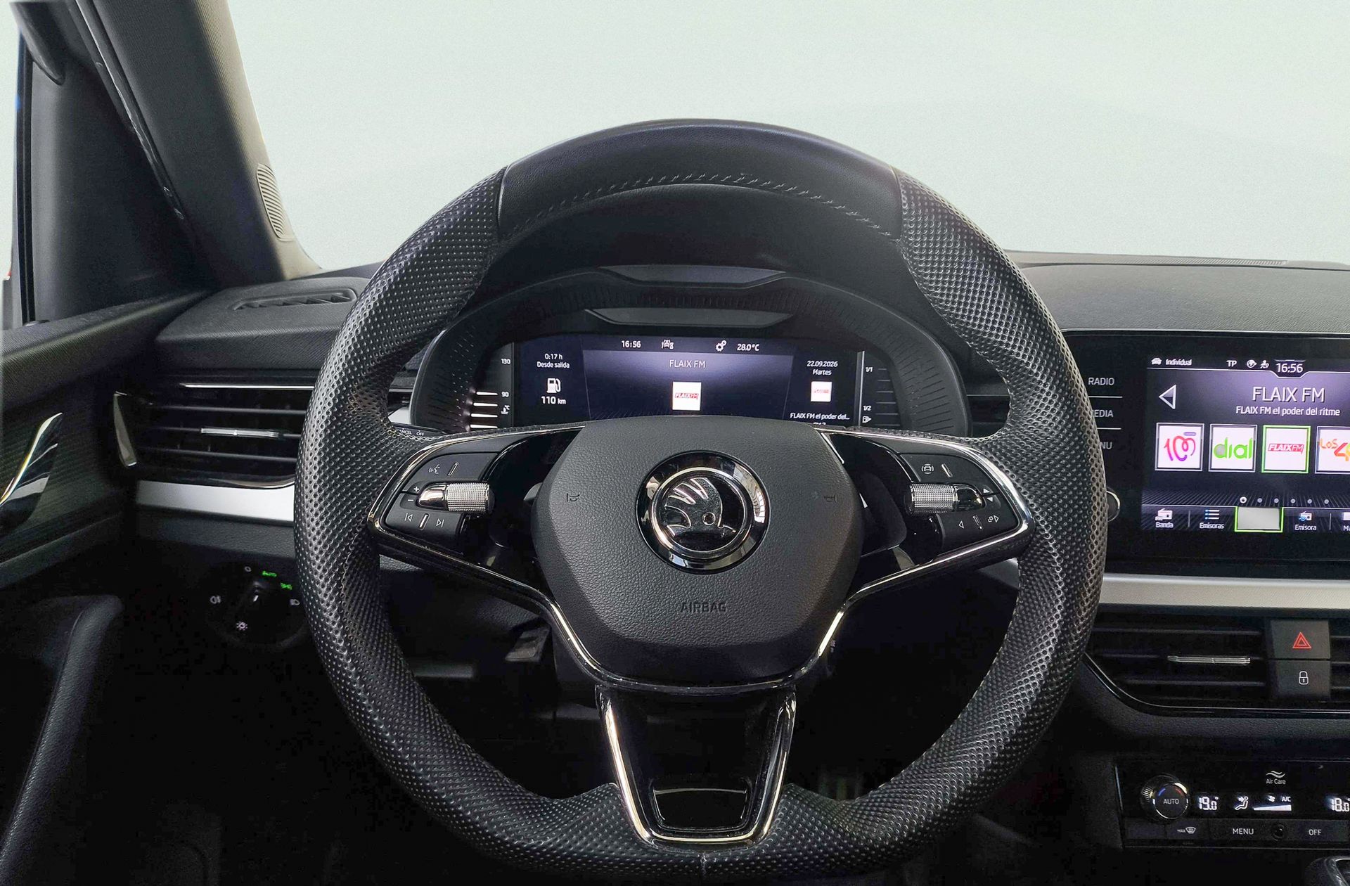 Škoda Kamiq 1.5 TSI Sport DSG - foto 23