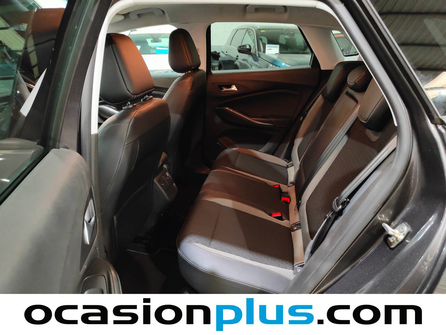 Foto asientos traseros Opel Grandland X Opel Grandland X 1.5 CDTi 120 Aniversario (130 CV)