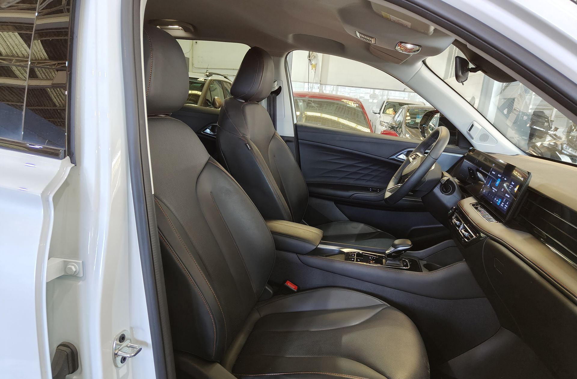MG HS 1.5T Luxury DCT - foto 18