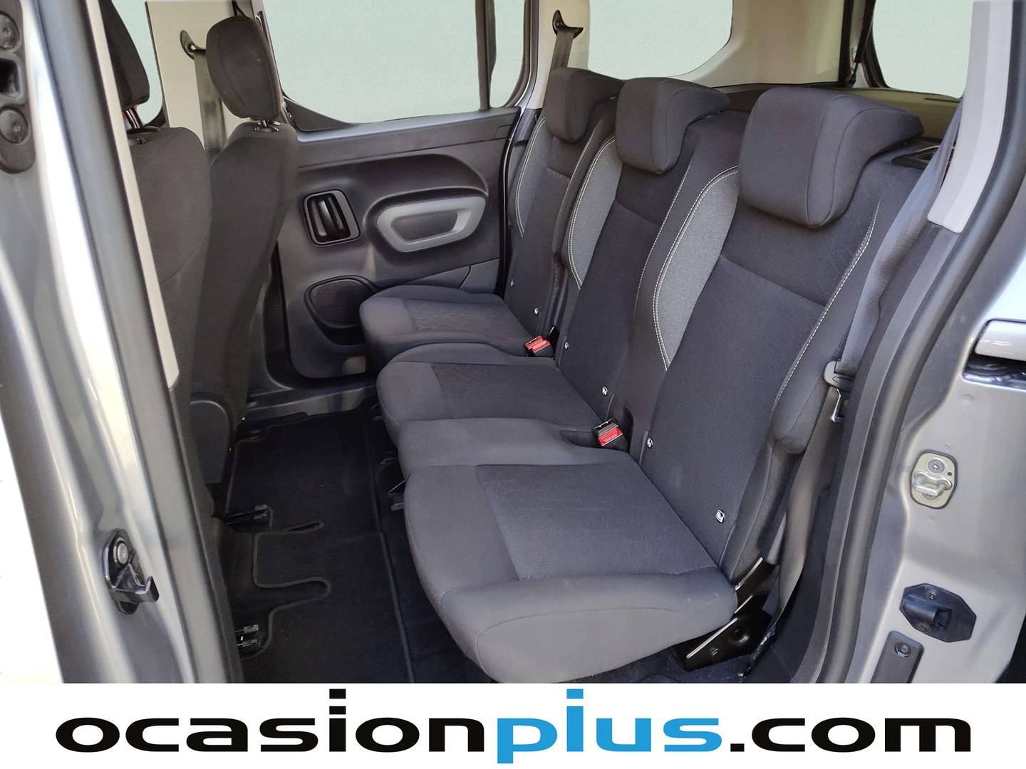 Foto asientos traseros Peugeot Rifter Peugeot Rifter PureTech 110 Active Standard Nav+ (110 CV)