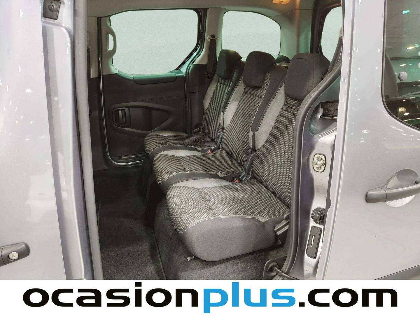 Foto asientos traseros Peugeot Partner Peugeot Partner Tepee BlueHDi 100 Outdoor (100 CV)