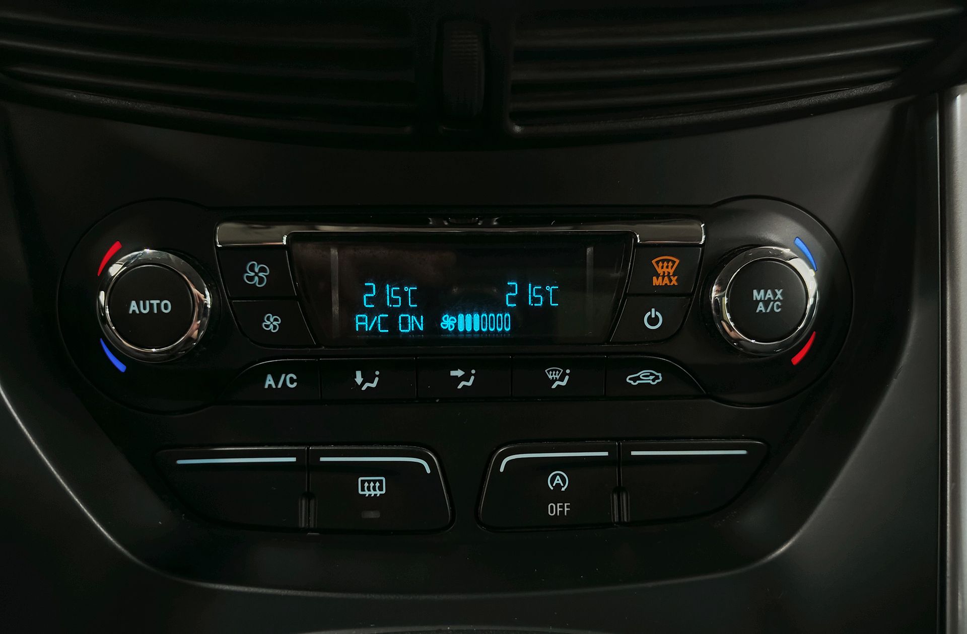Ford Kuga 1.5 EcoBoost Trend 4x2 - foto 25