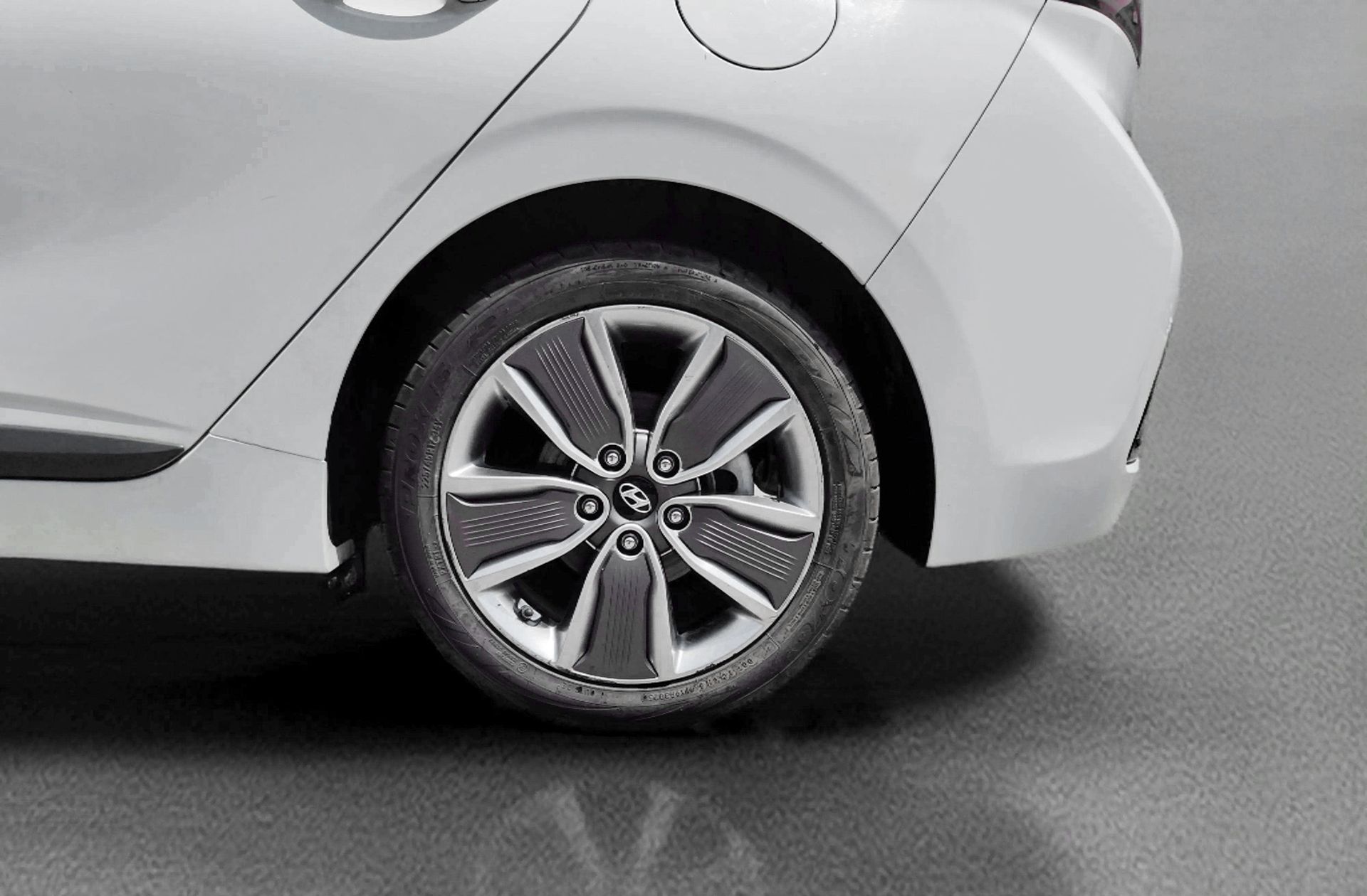 Hyundai Ioniq 1.6 GDI HEV Tecno DCT - foto 36