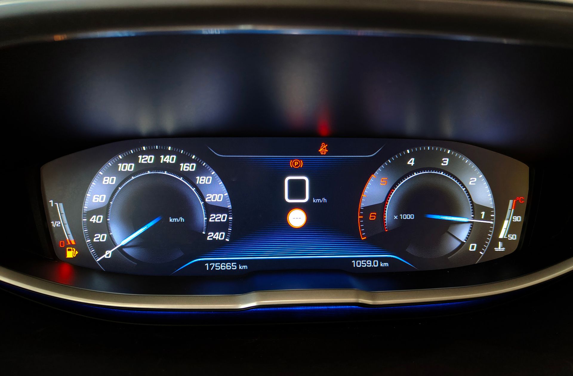 Peugeot 5008 BlueHDi 120 Allure 7 plazas - foto 23