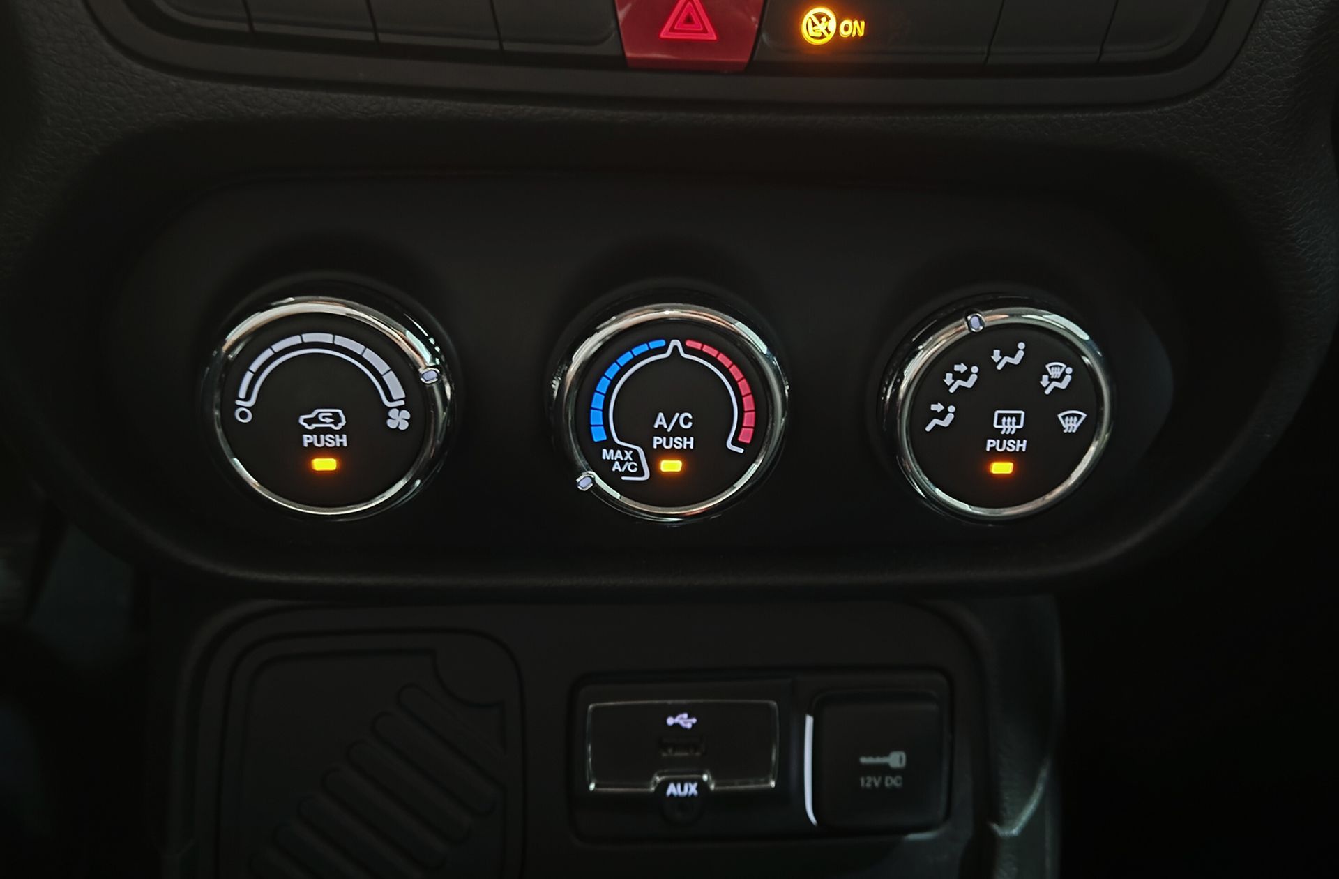 Jeep Renegade 1.6 E-TORQ Sport FWD E6 - foto 29