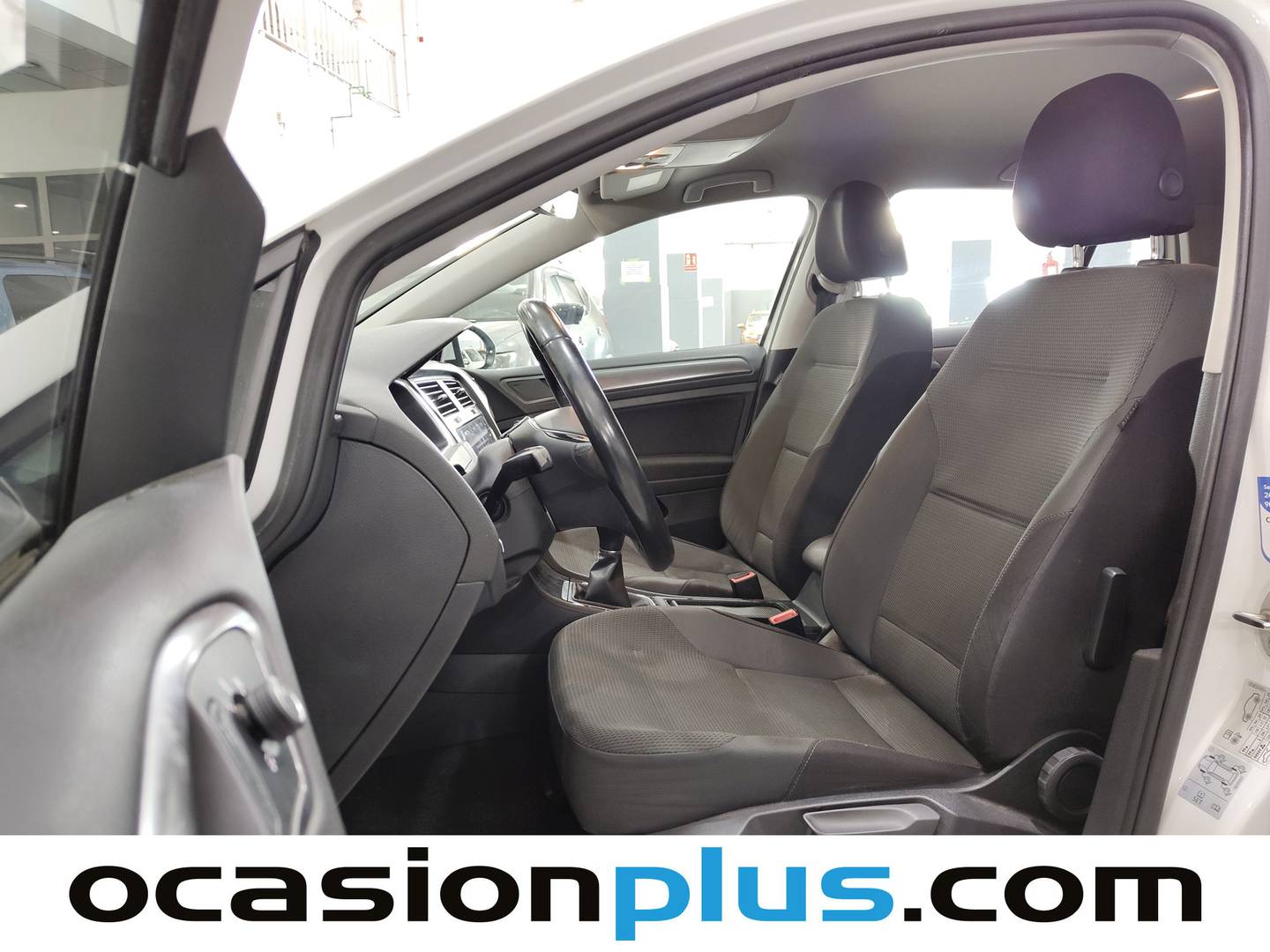 Foto asientos delanteros Volkswagen Golf Volkswagen Golf Advance 1.0 TSI  (110 CV)