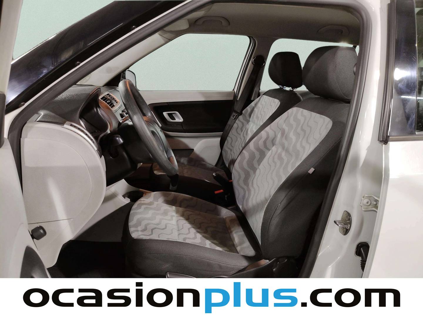 Foto asientos delanteros Skoda Fabia Skoda Fabia 1.2 Young (60 CV)