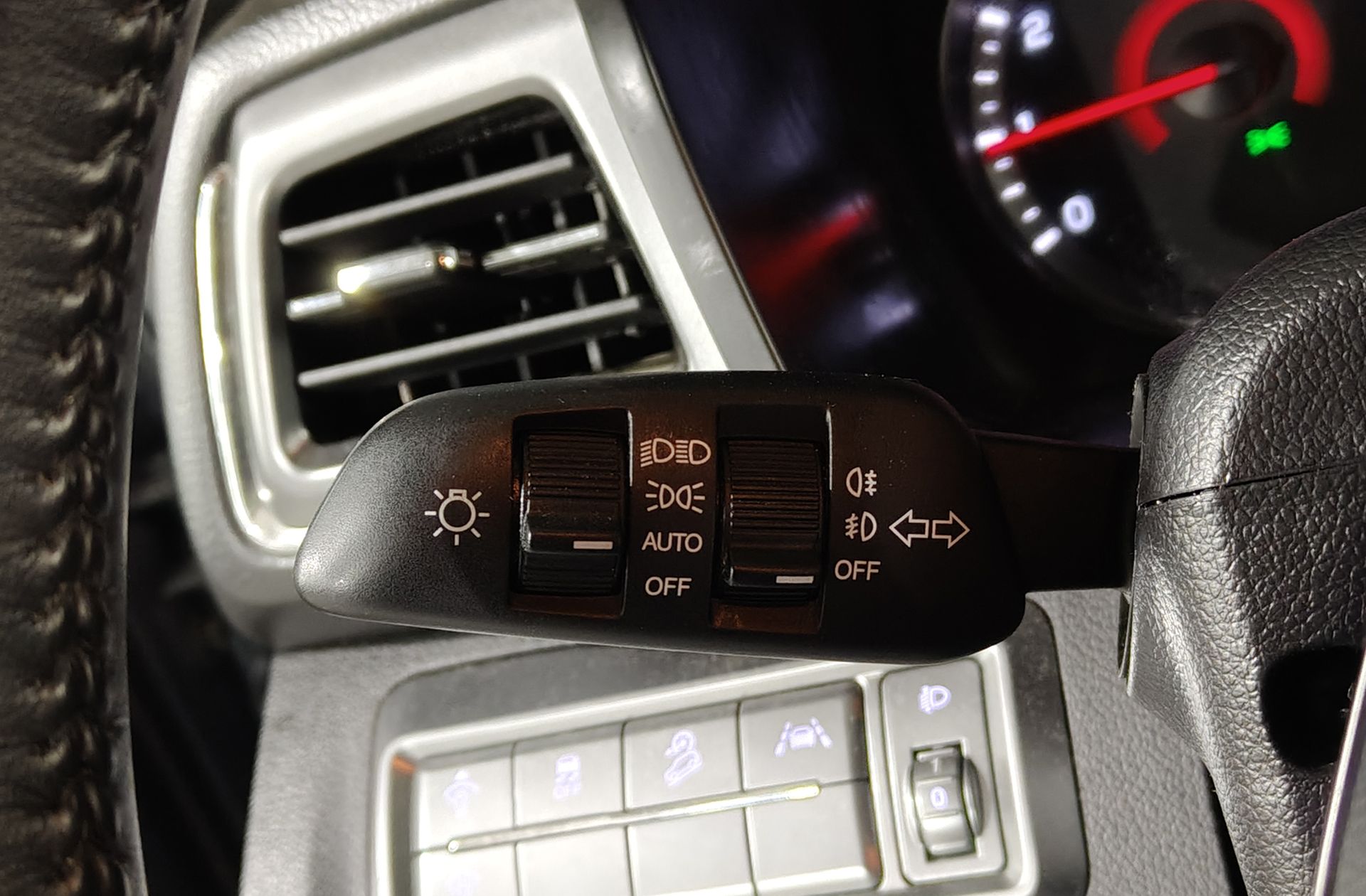 SsangYong Tivoli G12T Urban Plus - foto 22