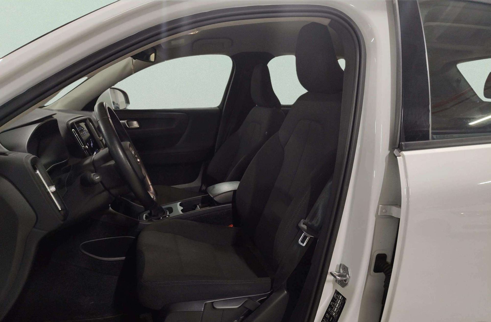 Volvo XC40 T2 Momentum Core - foto 10