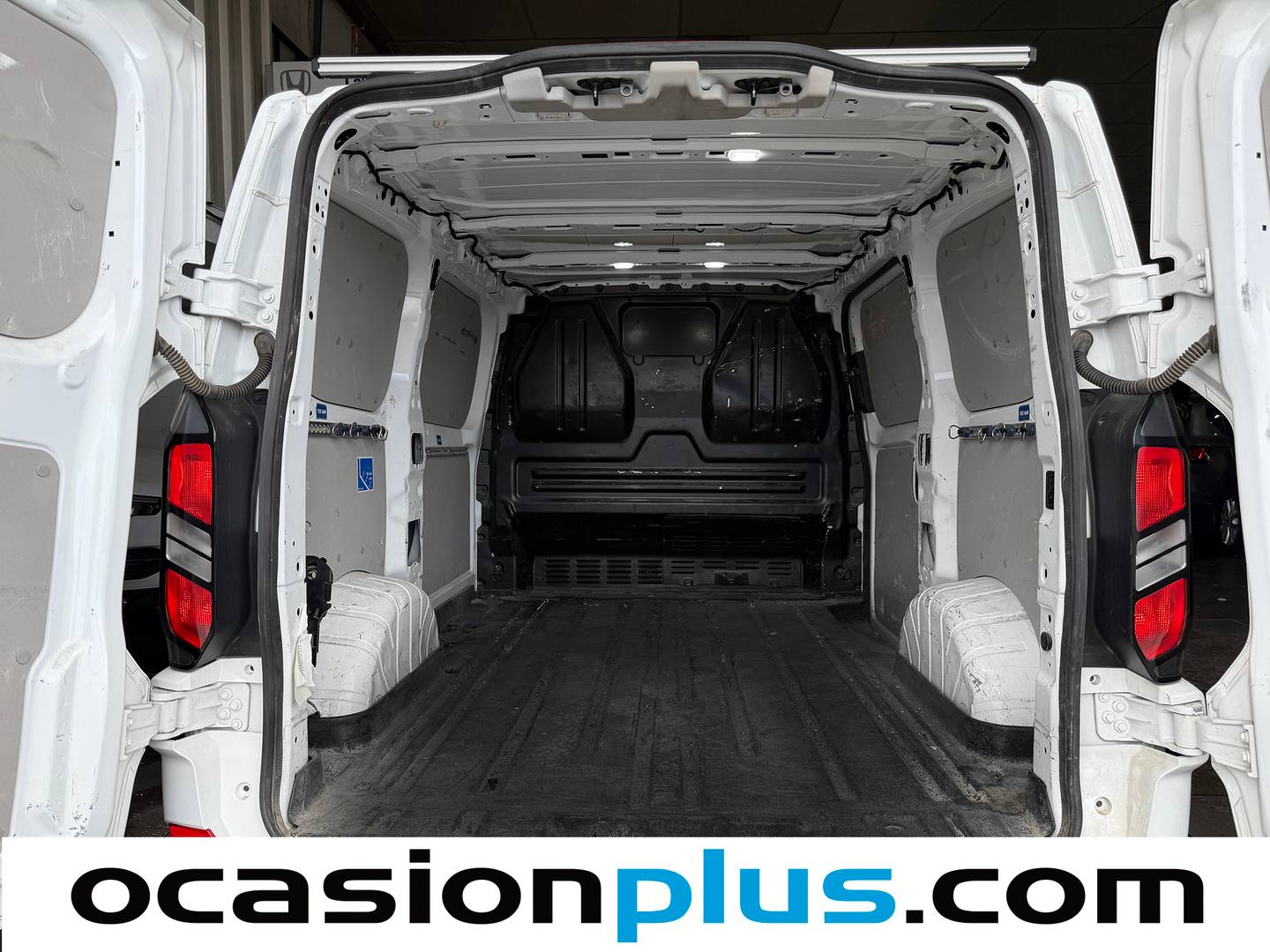 Fotos maletero Ford Transit Custom Ford Transit Custom Furgon 2.0 Ecoblue 300 L1 Trend (150 CV)