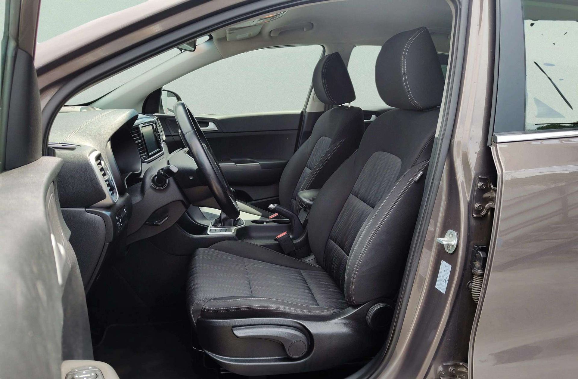 Kia Sportage 1.6 MHEV Concept 4x2 - foto 10
