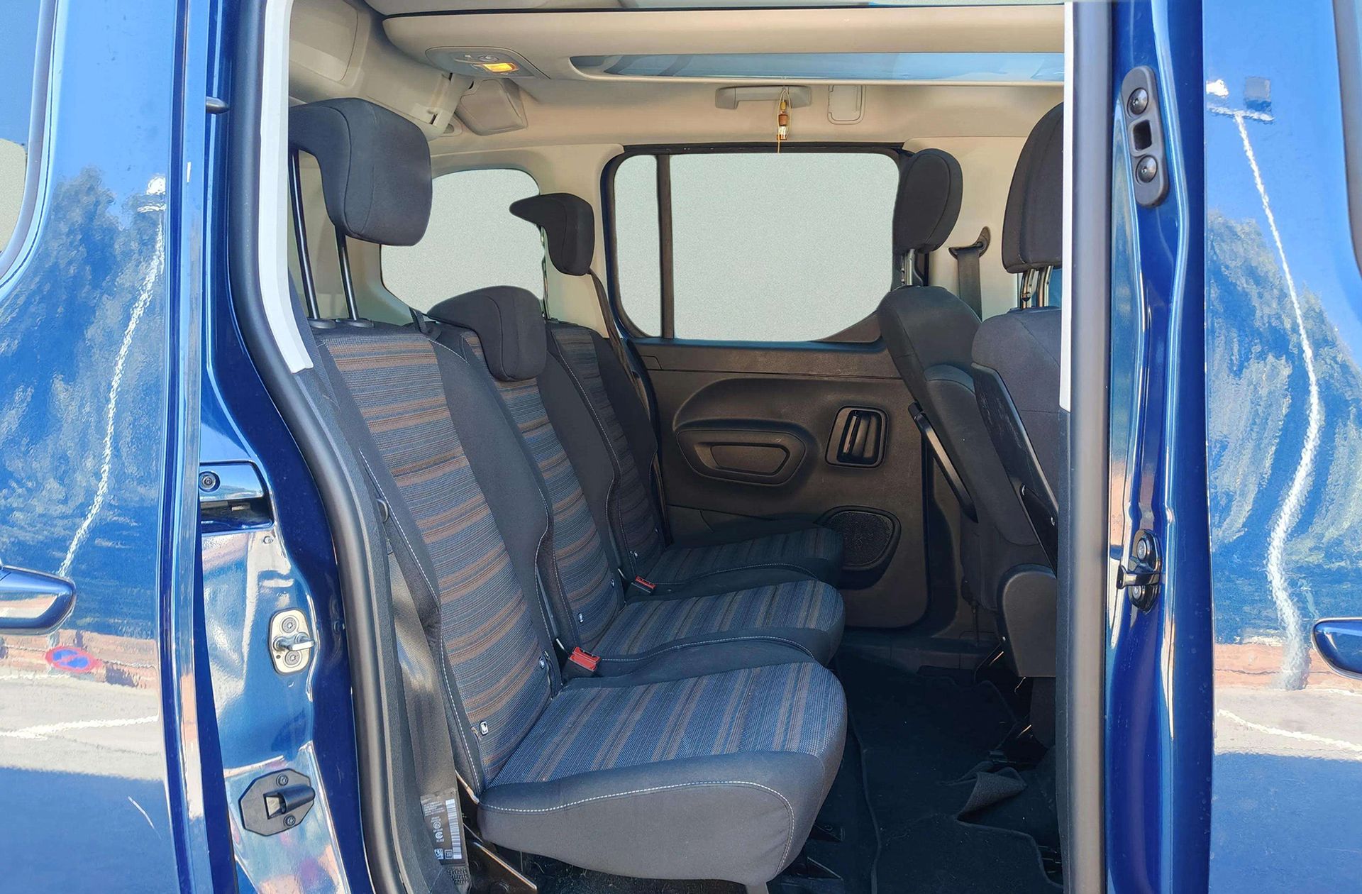 Opel Combo 1.2 Turbo Selective XL - foto 17
