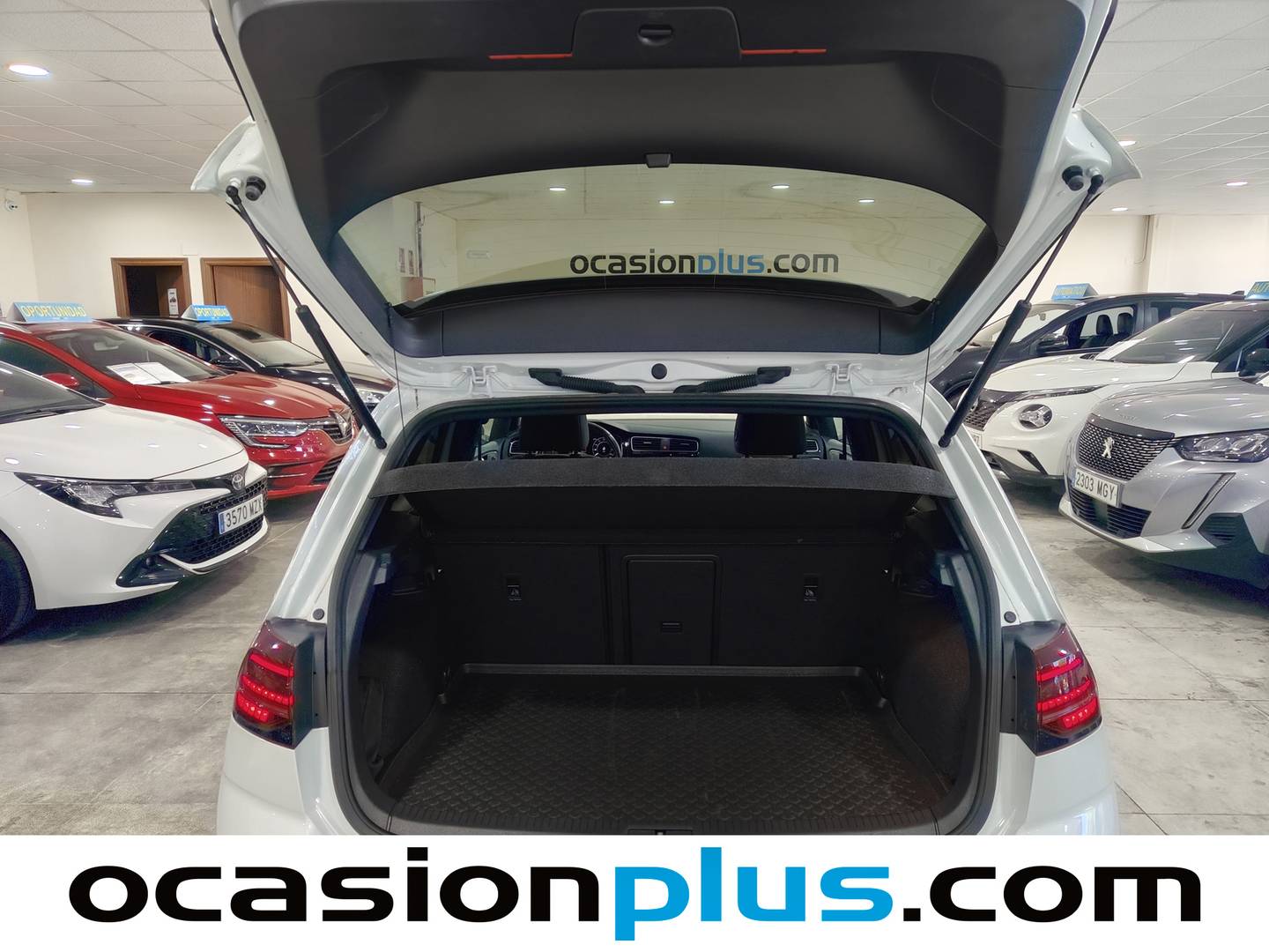 Fotos maletero Volkswagen Golf Volkswagen Golf GTI Performance 2.0 TSI  (245 CV) DSG