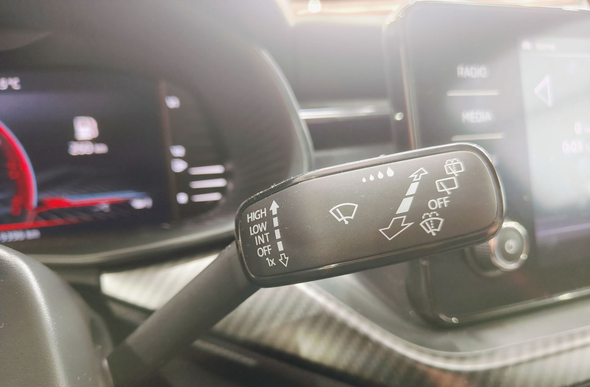 Škoda Kamiq 1.5 TSI Monte Carlo - foto 29
