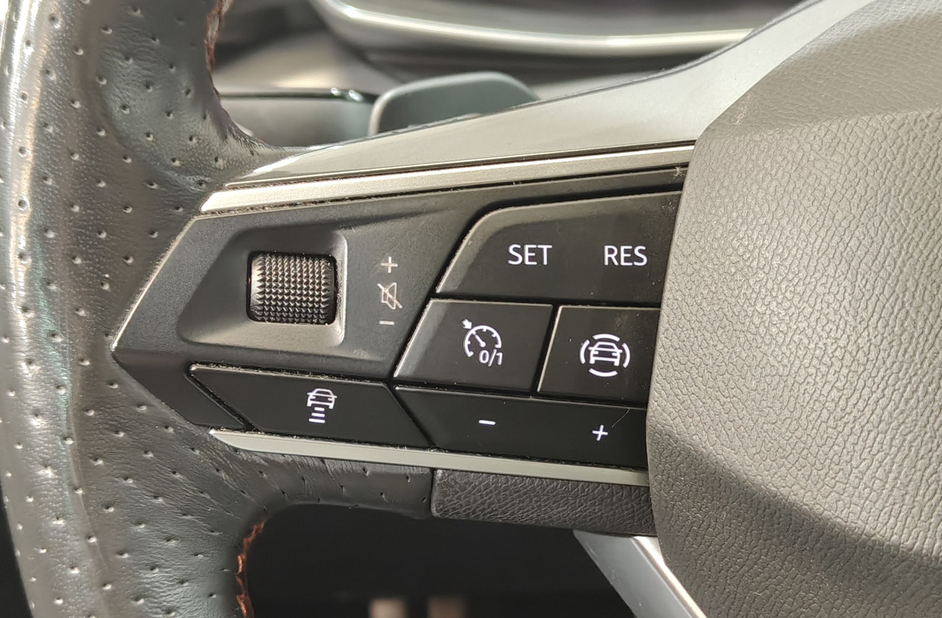 SEAT León ST 1.5 eTSI FR DSG - foto 28
