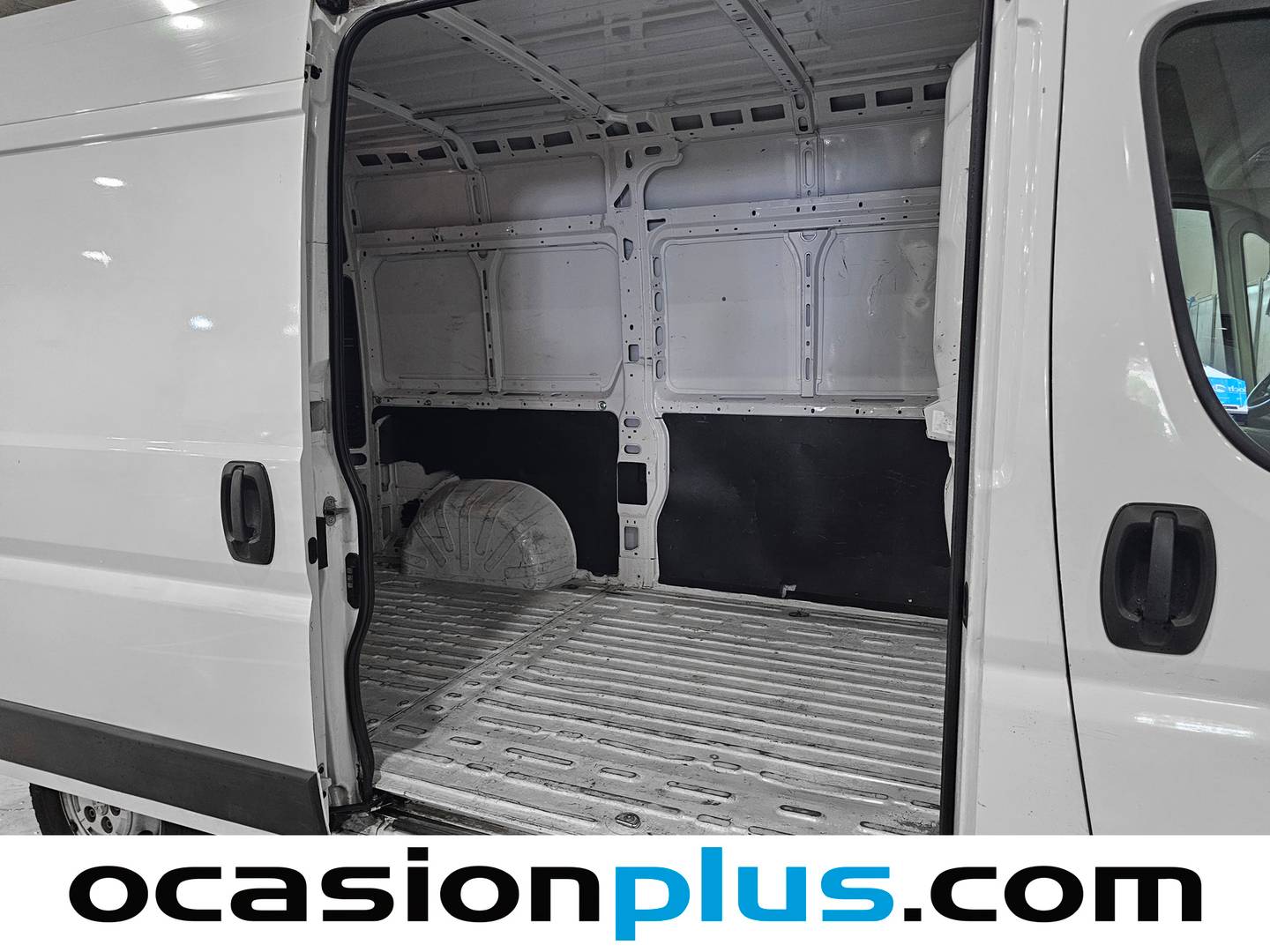 Fotos maletero Peugeot Boxer Peugeot Boxer Furgon BlueHDi 140 S&S Pack 335 L2H2 (140 CV)