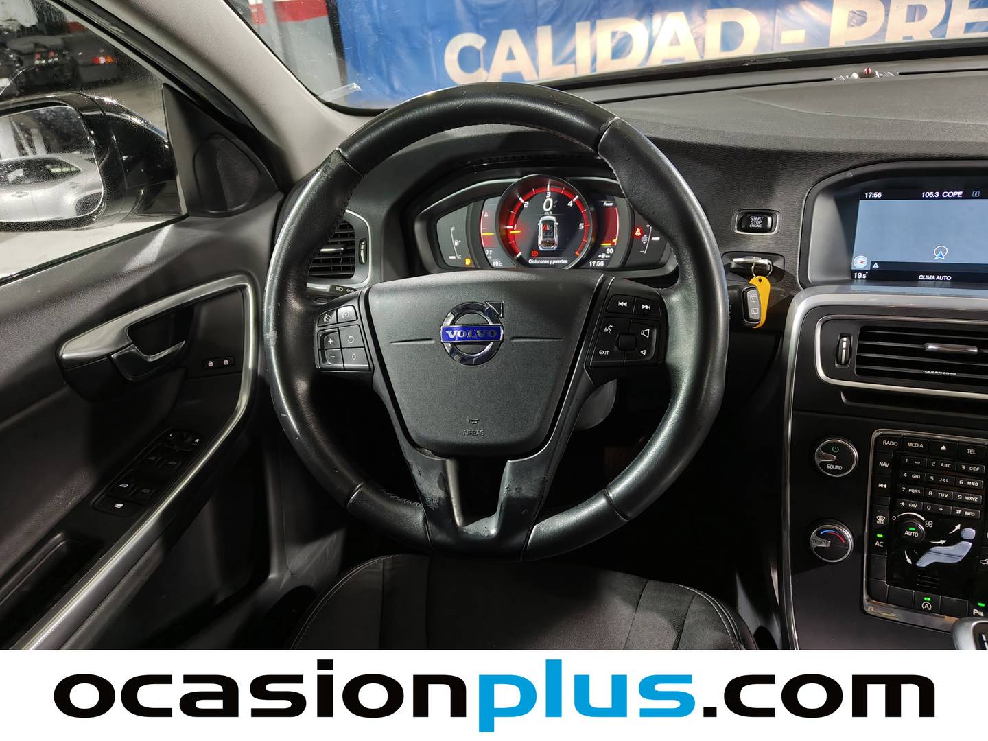 Foto Volvo V60 Cross Country Volvo V60 Cross Country Cross Country D3 Kinetic (150 CV)