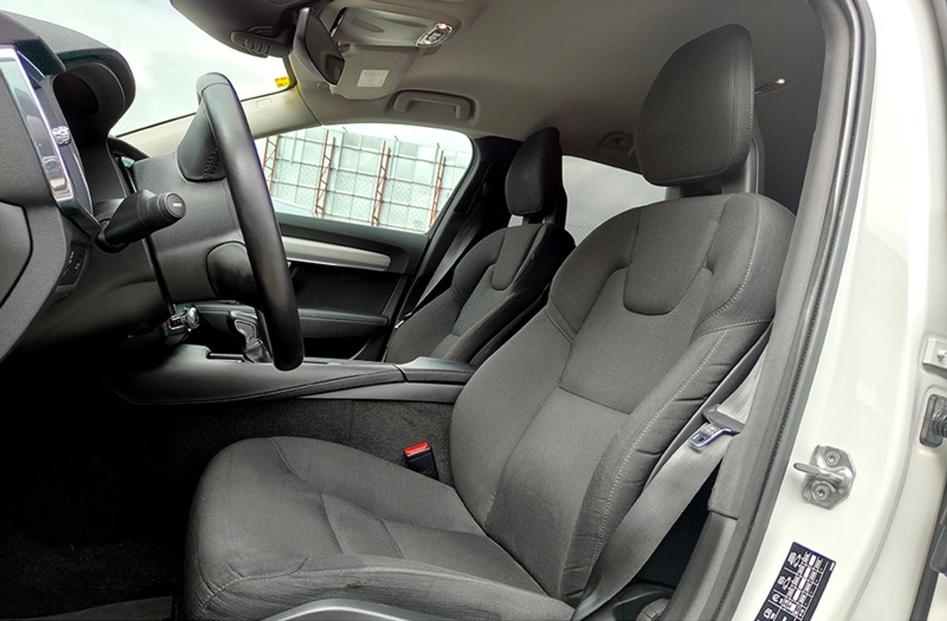 Volvo V90 D4 Momentum - foto 11