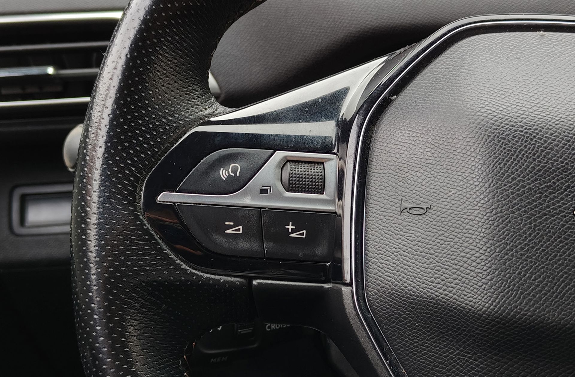 Peugeot 3008 PureTech 130 GT - foto 28