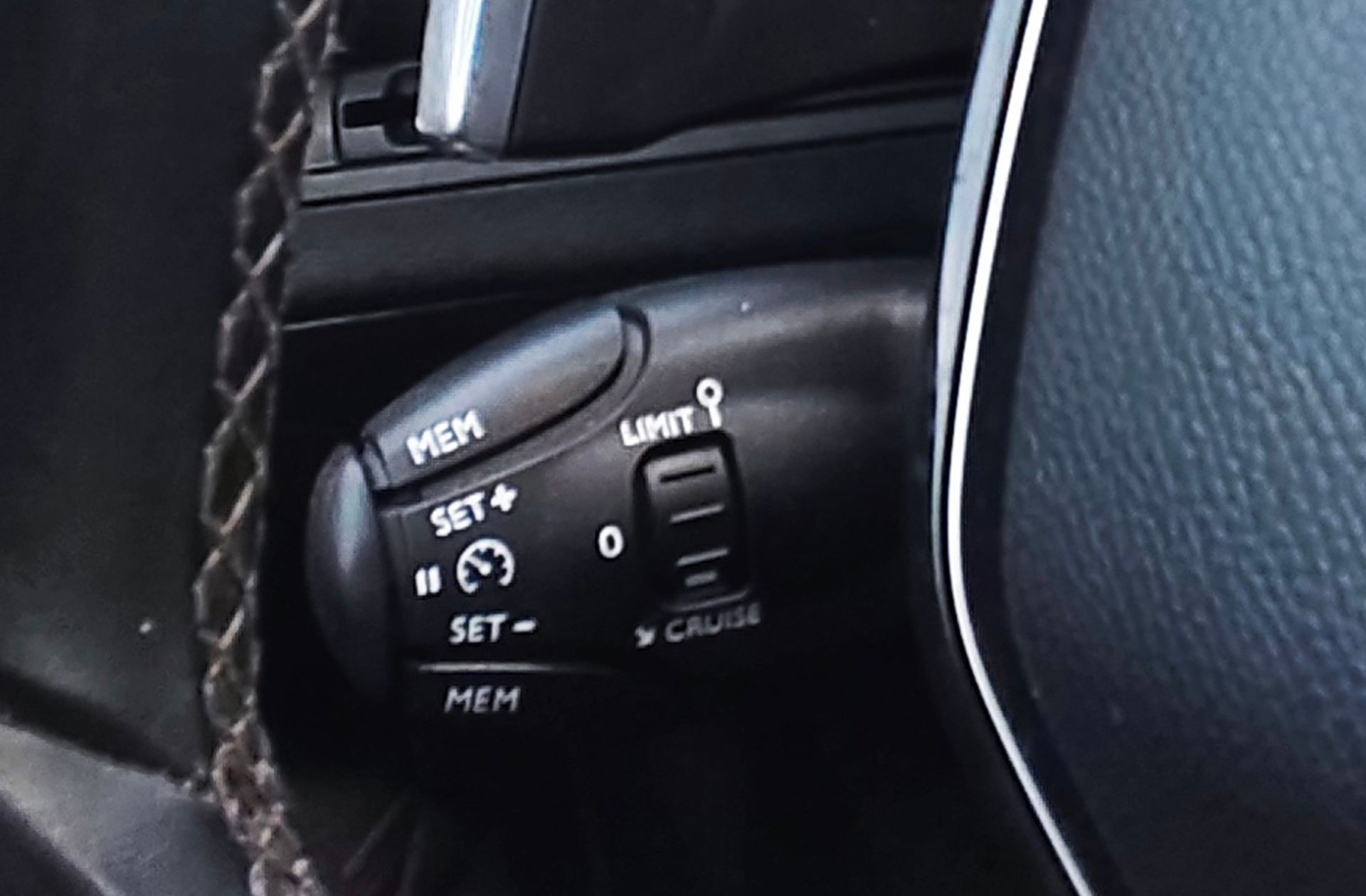 Peugeot 5008 BlueHDi 130 Allure EAT8 7 plazas - foto 23