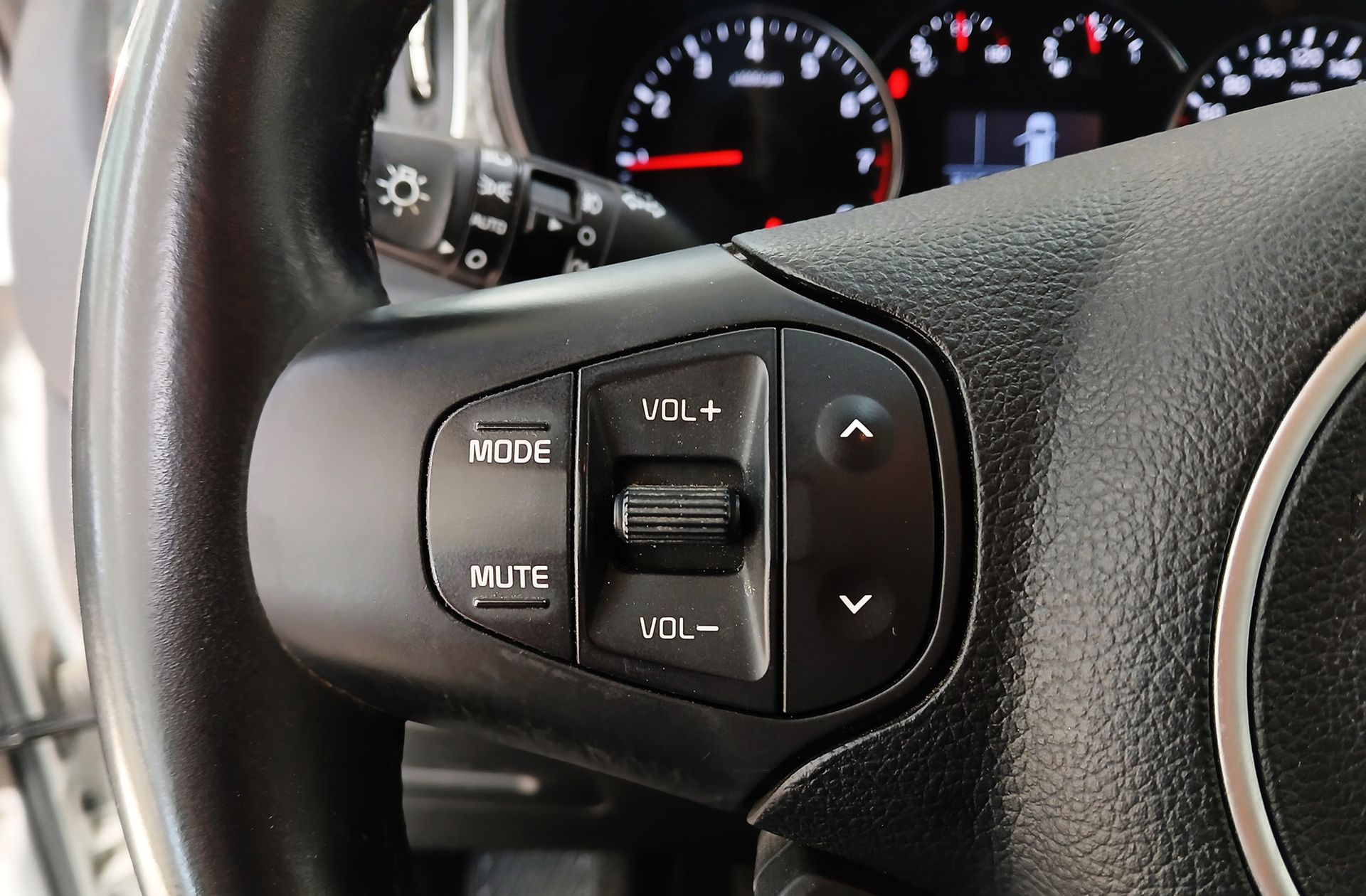 Kia Carens 1.6 GDi Drive 7 plazas - foto 30