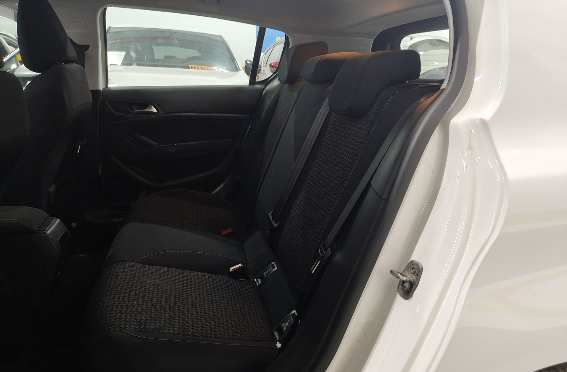 Peugeot 308 BlueHDi 100 Style - foto 12