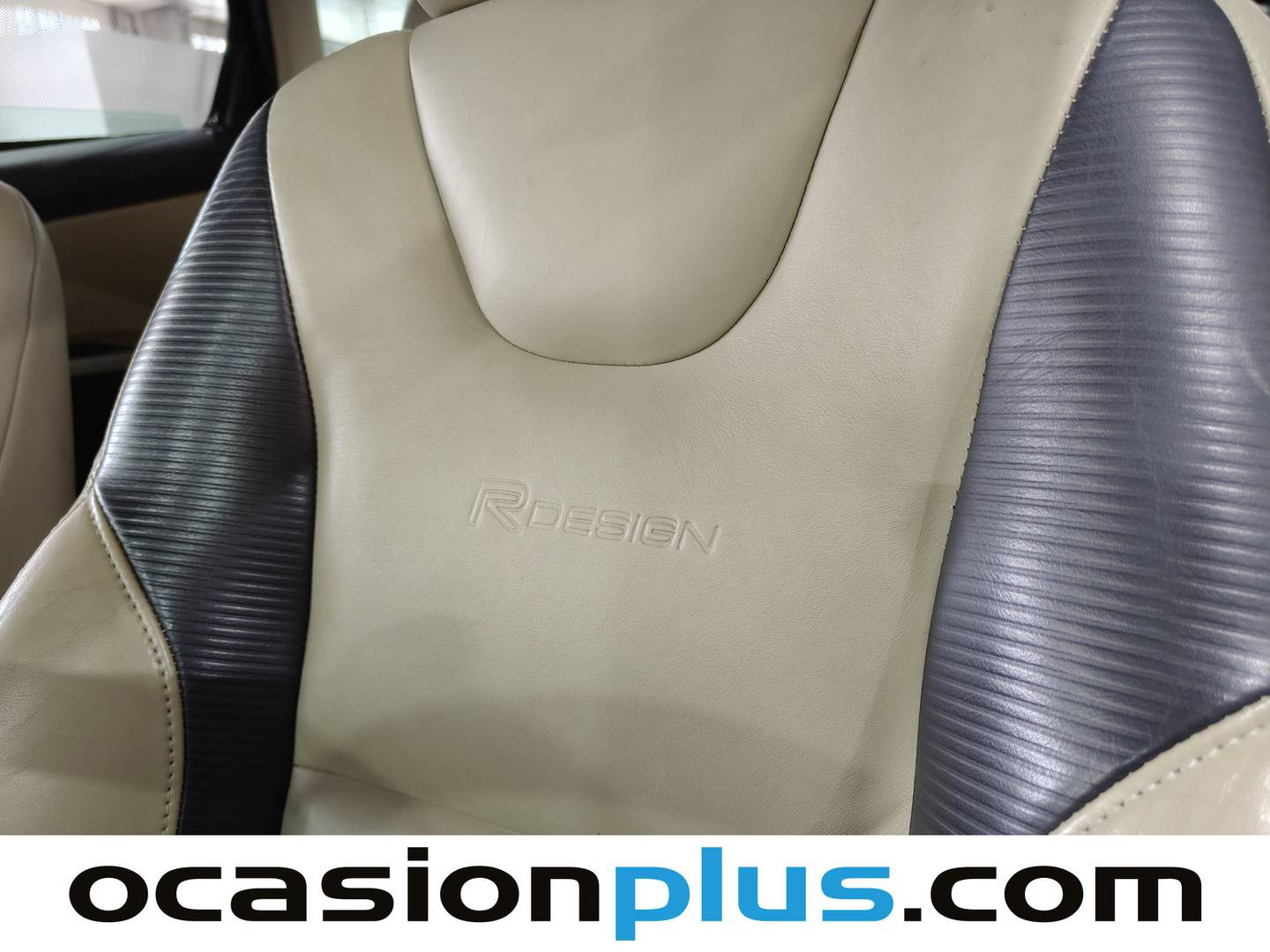 Equipamiento del Volvo XC60 Volvo XC60 D5 R-Design AWD Auto (205 CV)