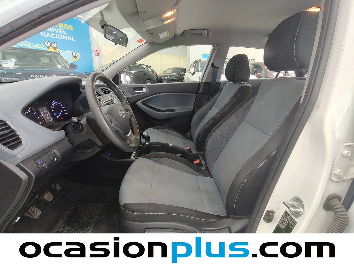 Foto asientos delanteros Hyundai i20 Hyundai i20 1.2 MPI 25 Aniversario (84 CV)
