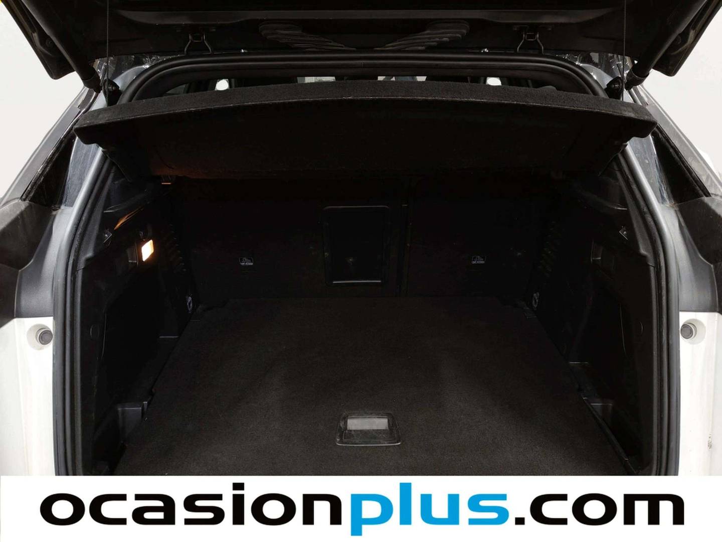 Foto Peugeot 3008 Peugeot 3008 PureTech 130 S&S GT EAT8 (130 CV)