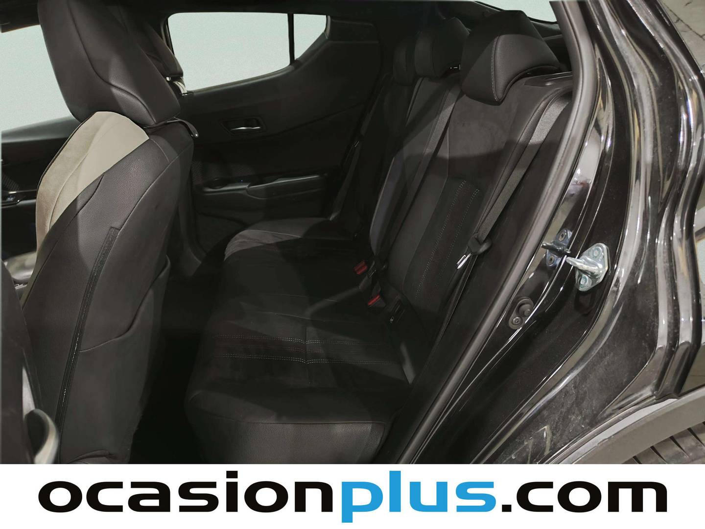 Foto asientos traseros Toyota C-HR Toyota C-HR 180H GR Sport Black Edition Auto (184 CV)
