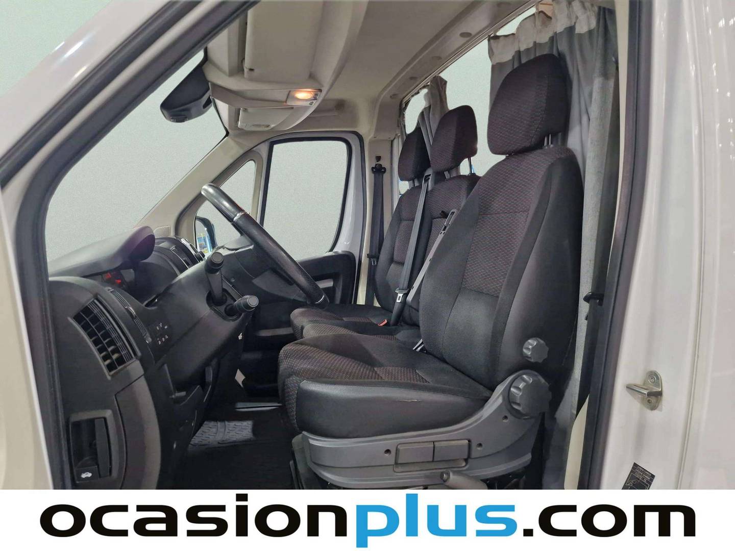 Foto Peugeot Boxer Peugeot Boxer Furgon BlueHDi 140 S&S Pack 330 L1 H1 (140 CV)