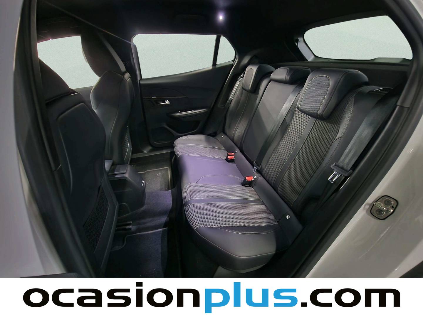 Foto asientos traseros Peugeot 2008 Peugeot 2008 PureTech 130 S&S GT EAT8 (130 CV)