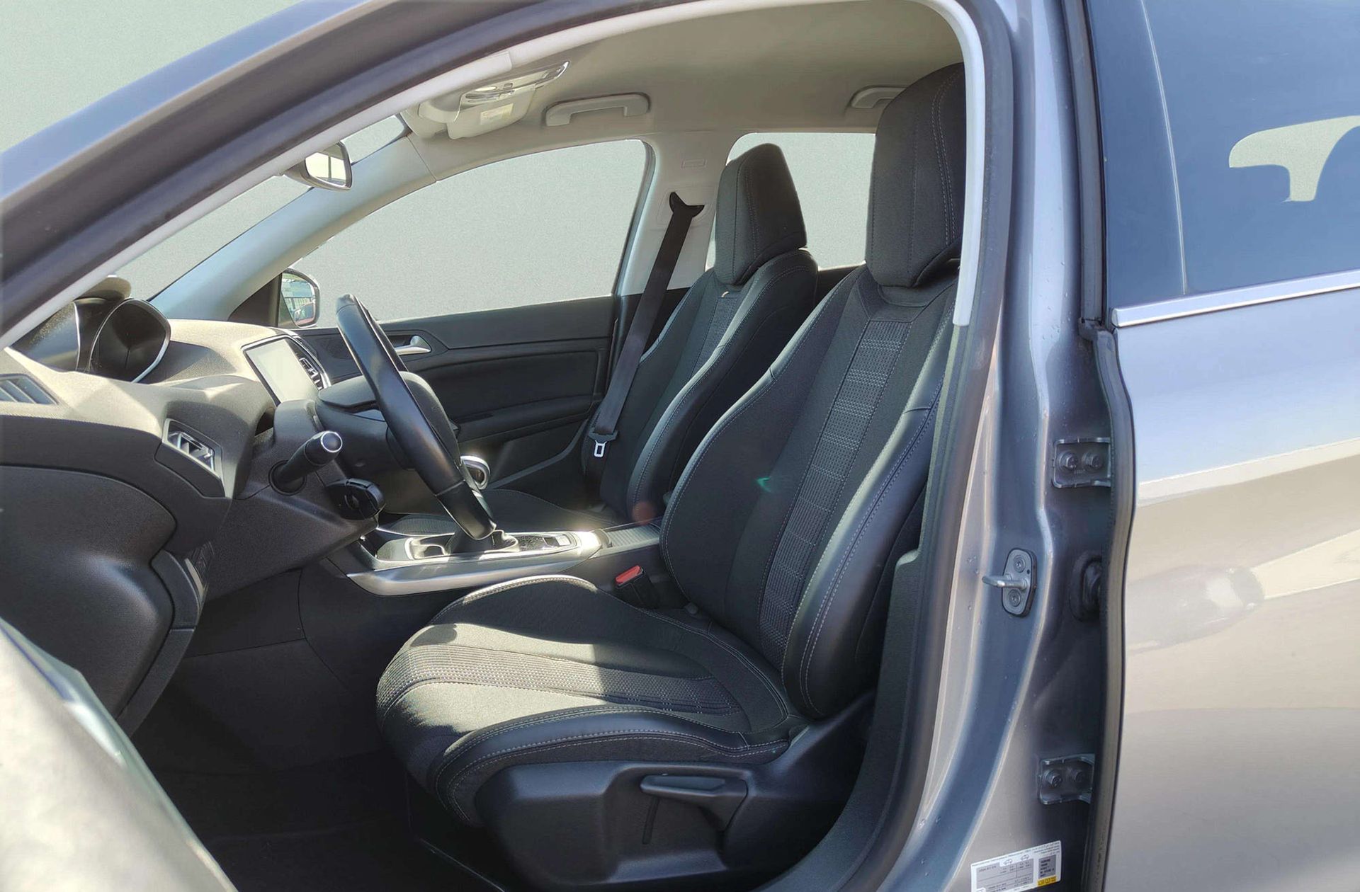Peugeot 308 BlueHDi 130 Allure - foto 12