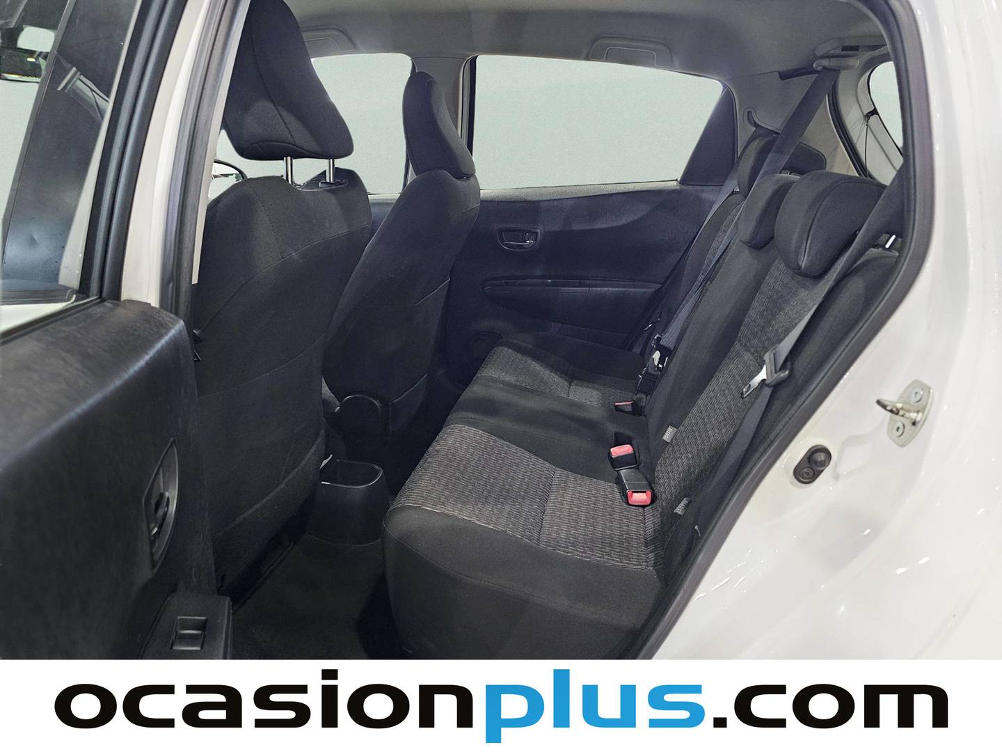 Foto asientos traseros Toyota Yaris Toyota Yaris 1.3 Active MultiDrive (99 CV)