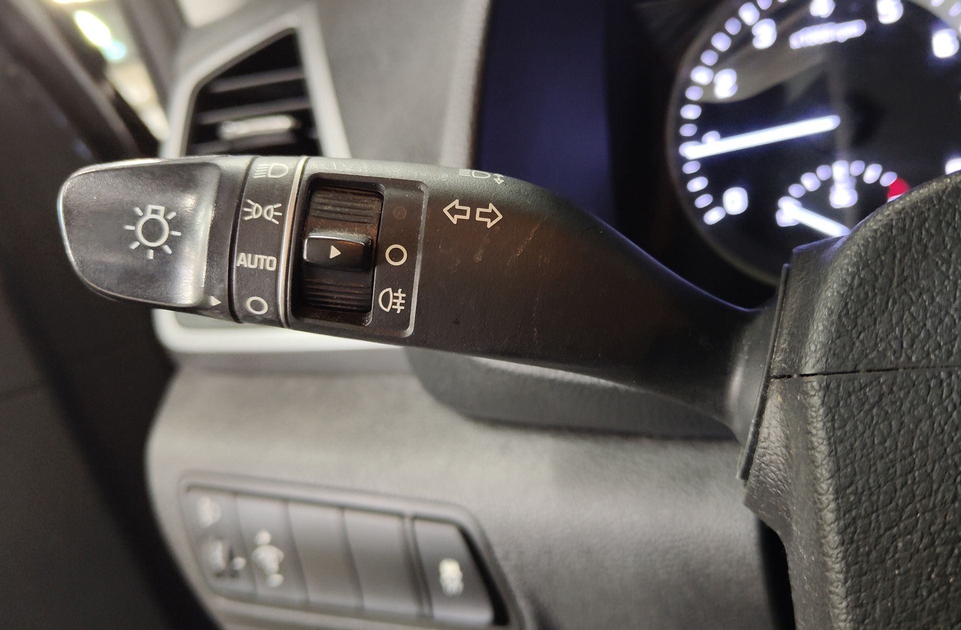 Hyundai Tucson 1.6 GDI BlueDrive Essence 4x2 - foto 22