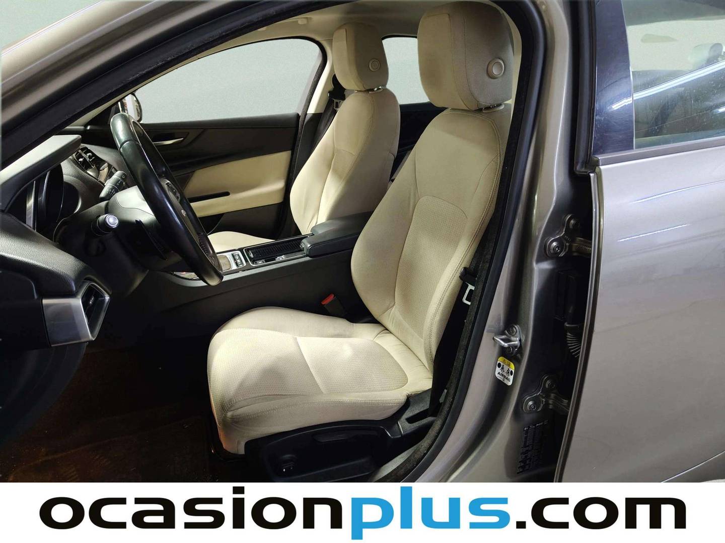 Foto Jaguar XE Jaguar XE 2.0 Diesel Pure RWD Auto  (180 CV)