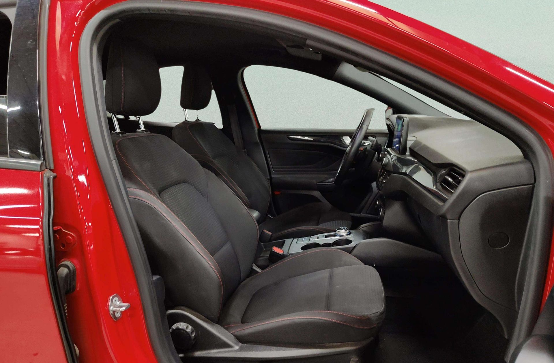Ford Focus 1.0 EcoBoost ST-Line - foto 20