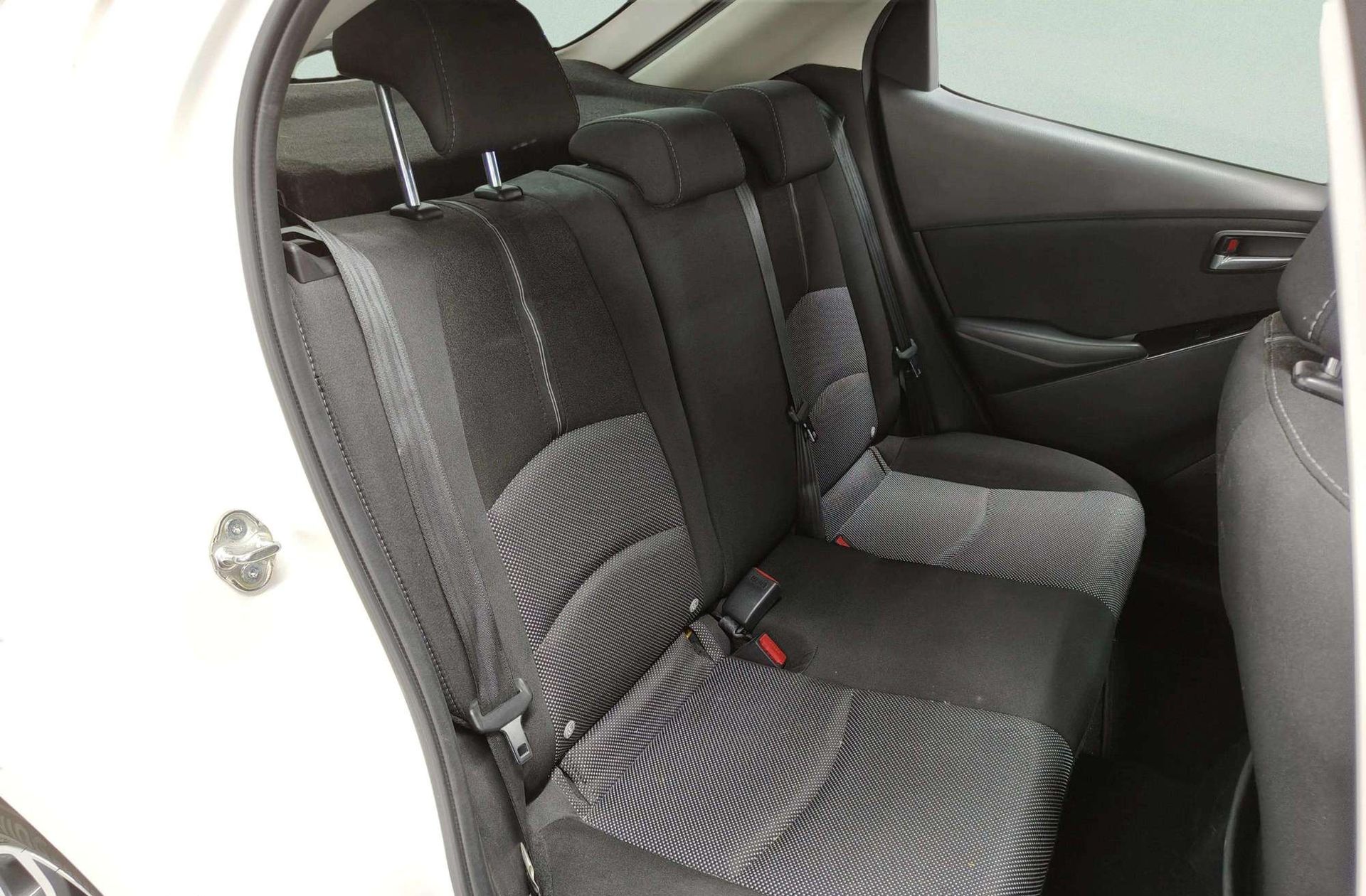 Mazda Mazda2 1.5 DE Luxury - foto 16