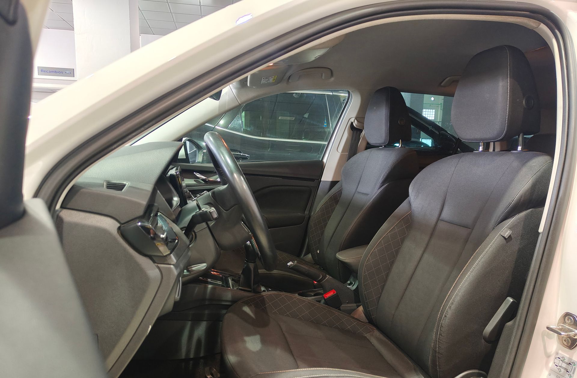 Škoda Kamiq 1.0 TSI Active - foto 10