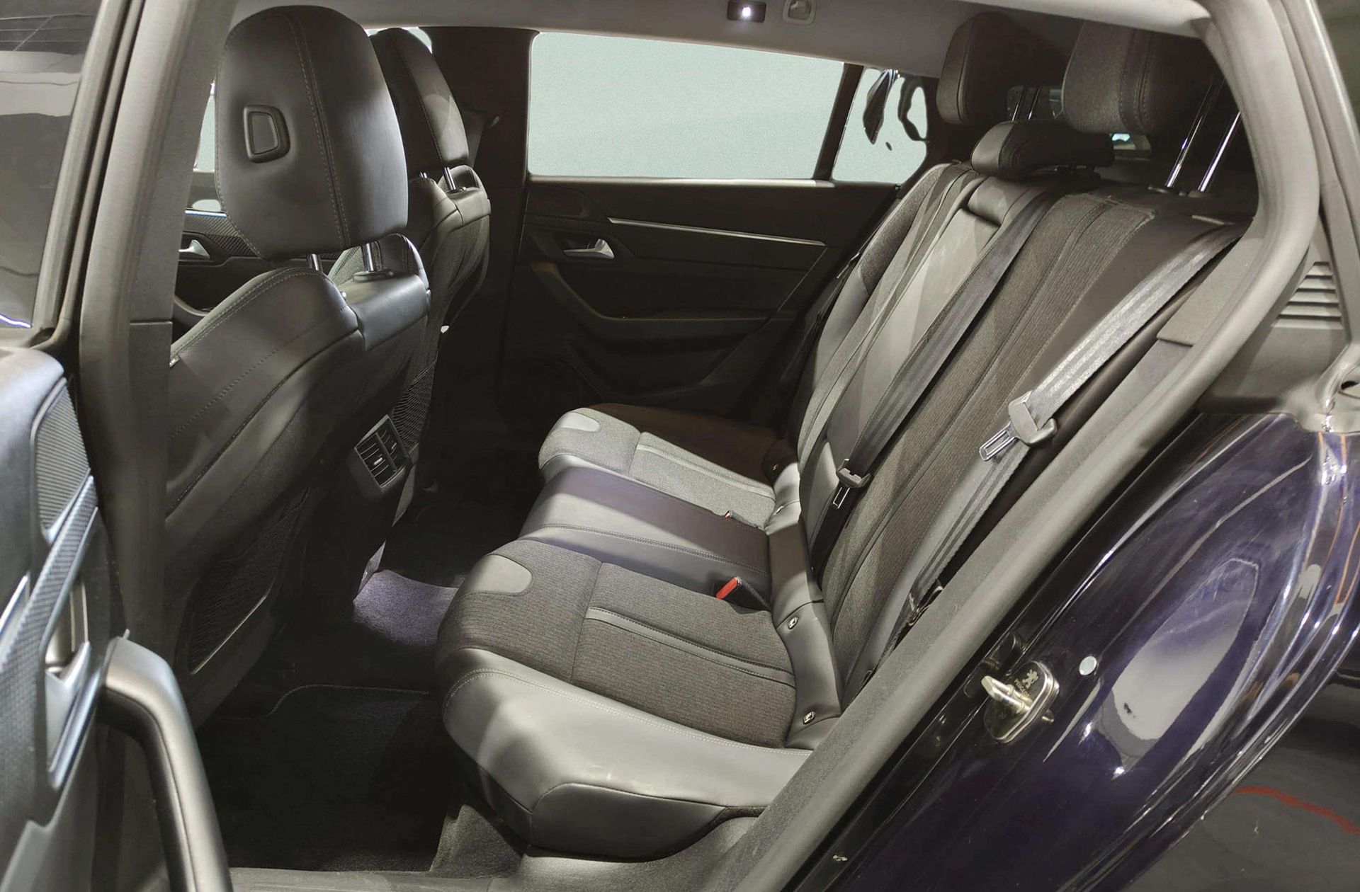 Peugeot 508 SW BlueHDi 130 Allure EAT8 - foto 13