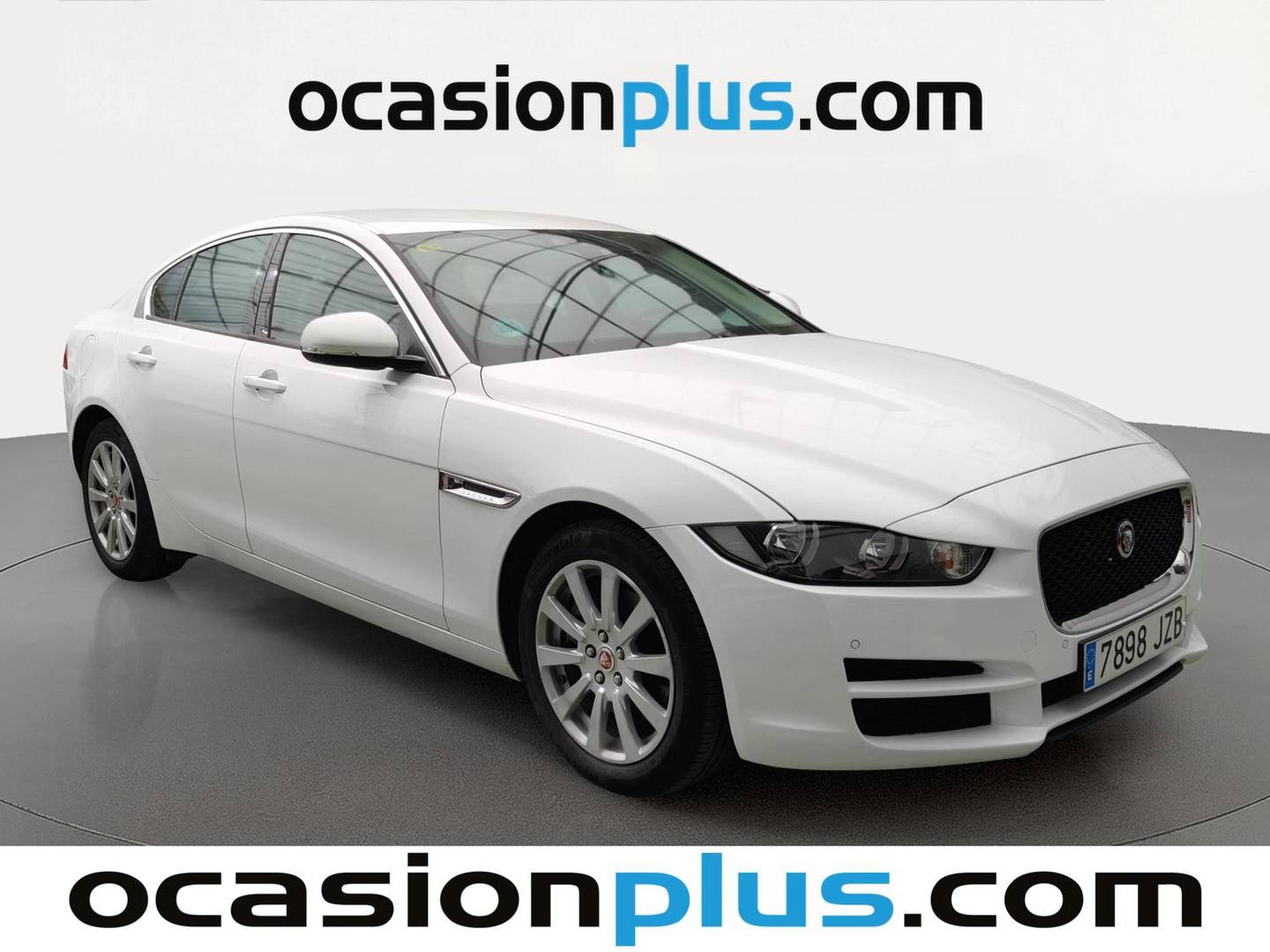 Foto delantera Jaguar XE Jaguar XE 2.0 Diesel XE-Pure RWD (180 CV) derecha