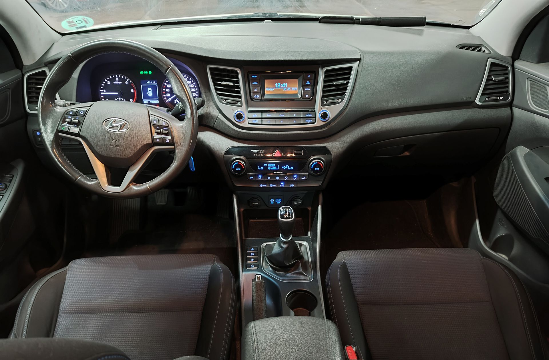 Hyundai Tucson 1.7 CRDi BlueDrive Klass 4x2 - foto 6