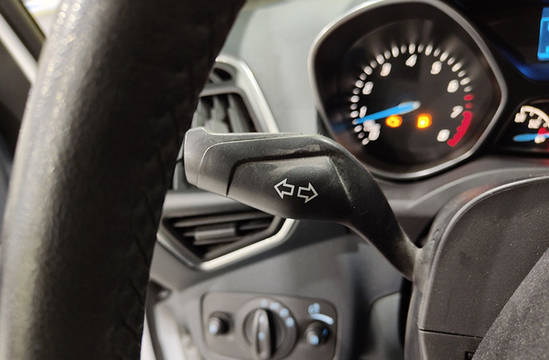 Ford C-Max 1.0 EcoBoost Titanium - foto 29