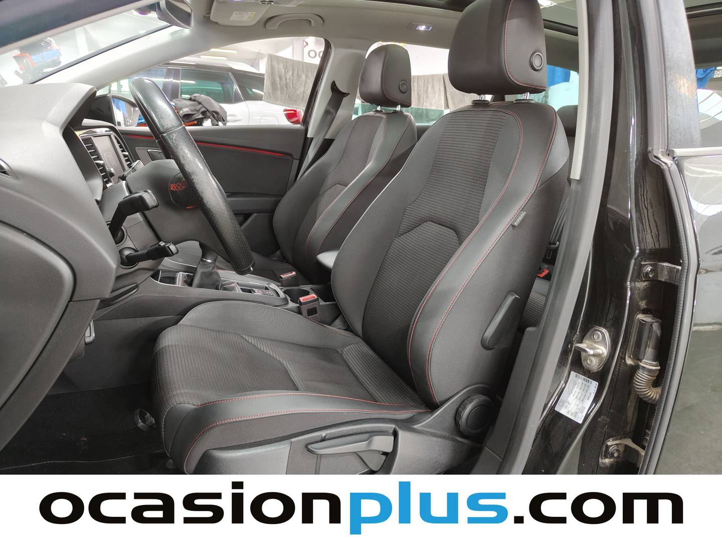Foto asientos delanteros Seat León Seat León ST 1.5 EcoTSI S&S FR Edition (130 CV)