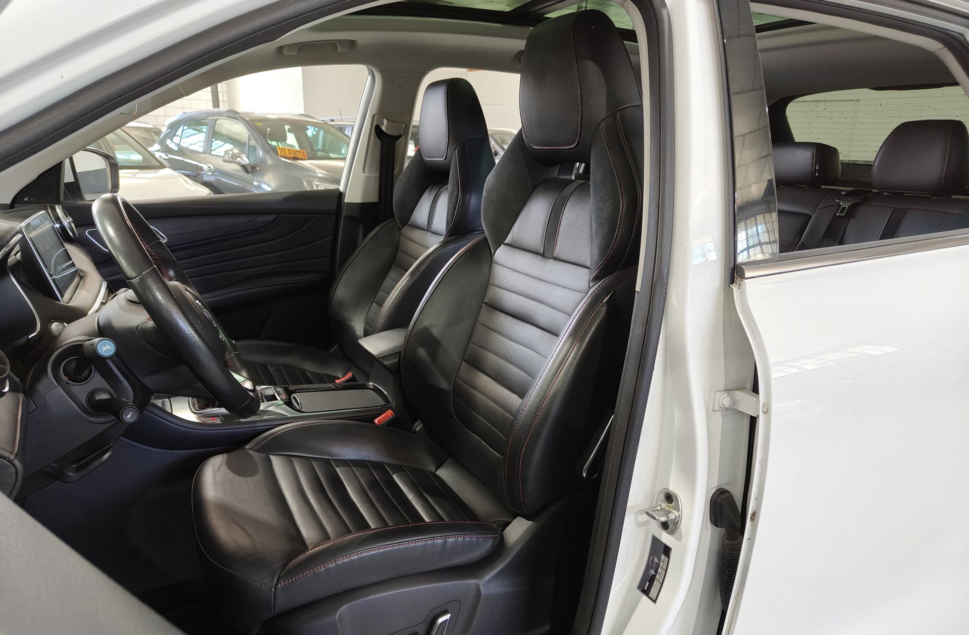MG HS 1.5 Turbo GDI Luxury DCT - foto 14