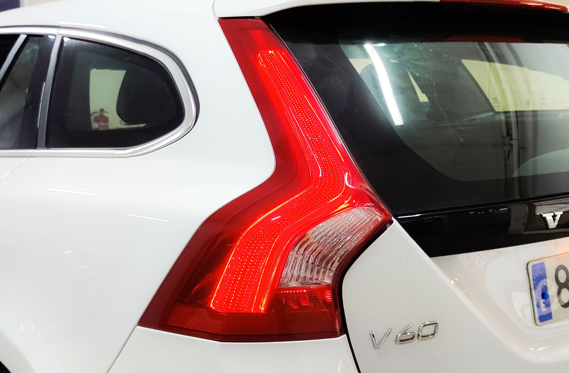 Volvo V60 D3 R-Design Momentum - foto 18