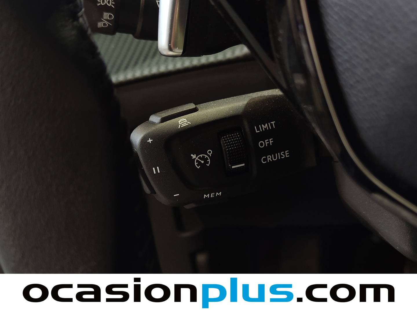 Peugeot 2008 Peugeot 2008 Allure Hybrid eDCS6 (136 CV) seminuevo