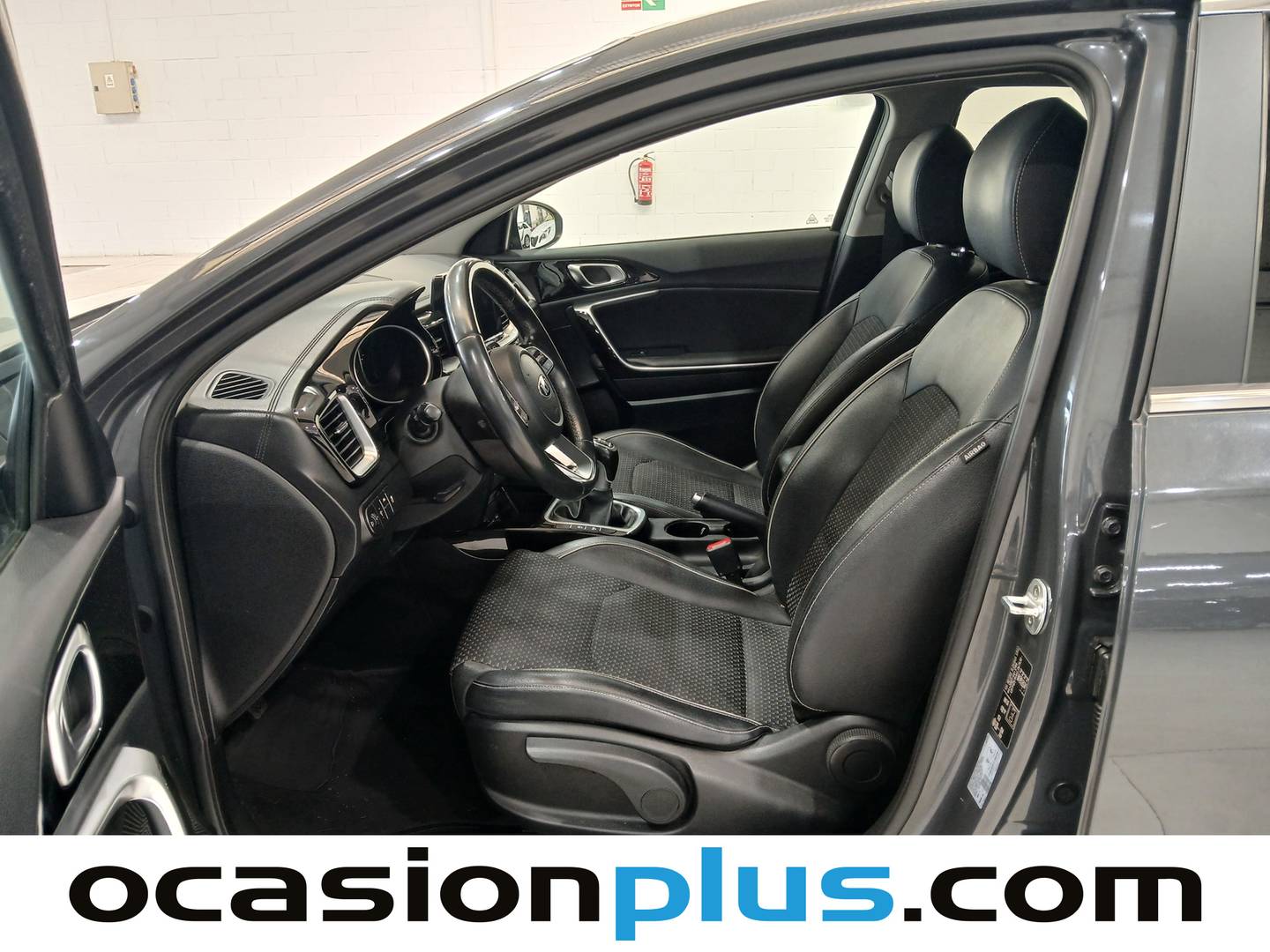 Foto asientos delanteros KIA Ceed KIA Ceed 1.6 CRDi Tech (115 CV)